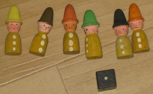Alte spielfiguren und 1 - alte,