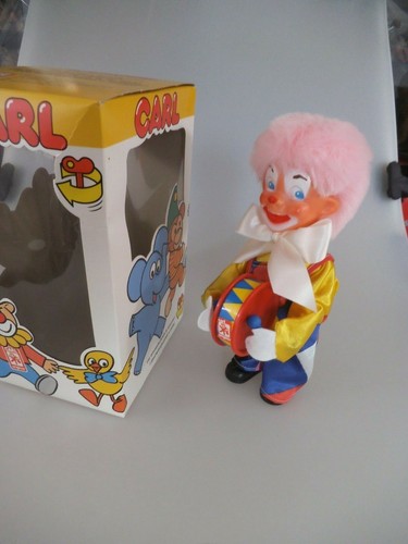 Max carl clown mit trommel - carl,